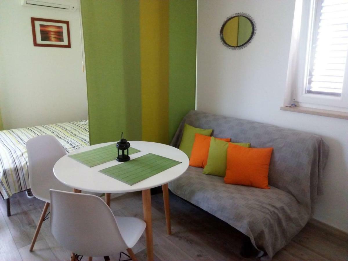 Studio Relax Punat Bagian luar foto